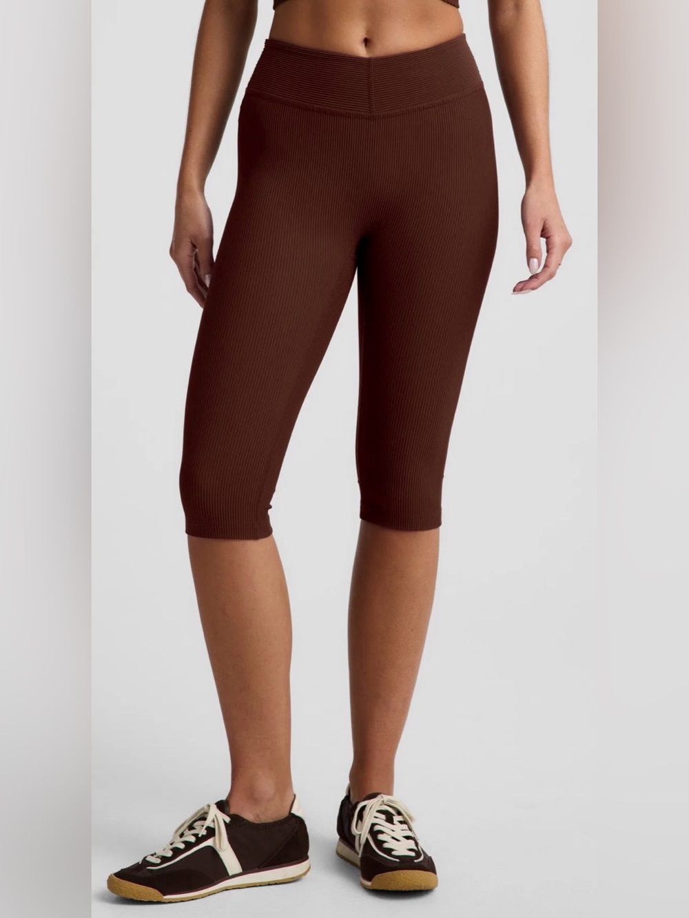 Beyond Yoga Impulse Ribbed V-Waist Pedal Pusher Legging